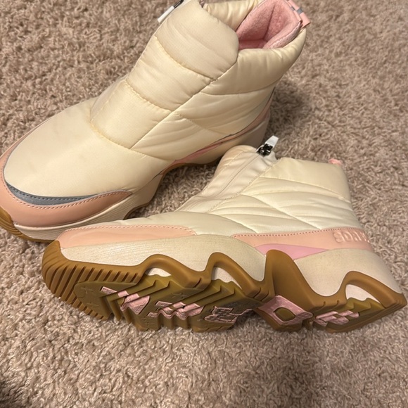 NWOB WNS Sorel Kinetic Impact Waterproof Zip Up Boots Sz 9 Chalk & Vintage Pink - Picture 10 of 11